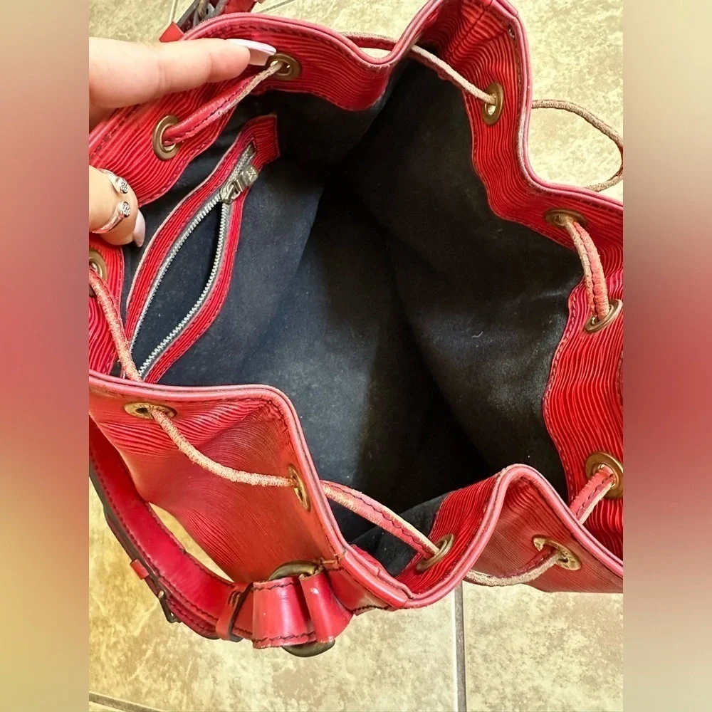Louis Vuitton Authentic Bucket Bag Red